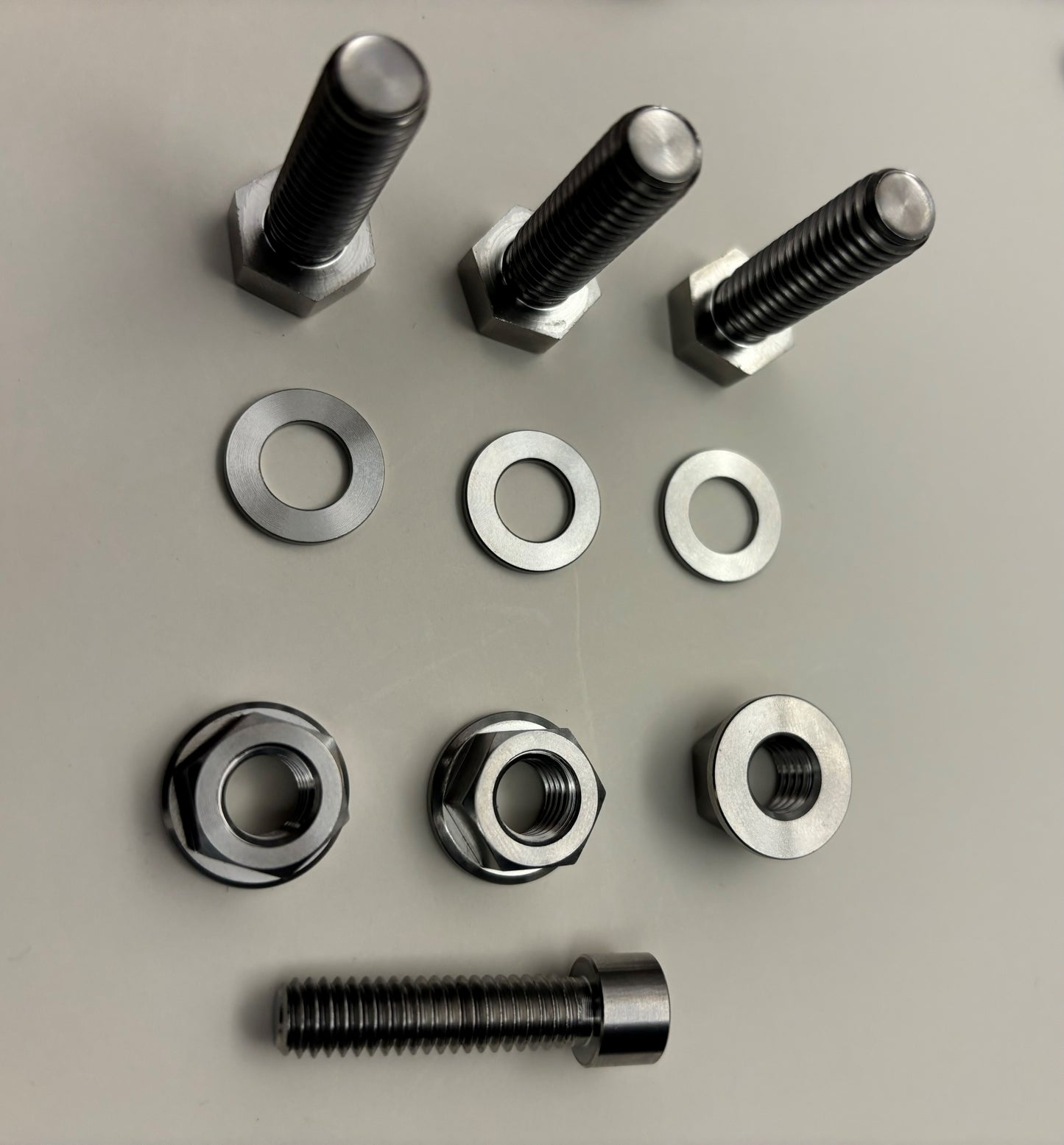 Jr Dragster Drive Hub Titanium Bolt Kit